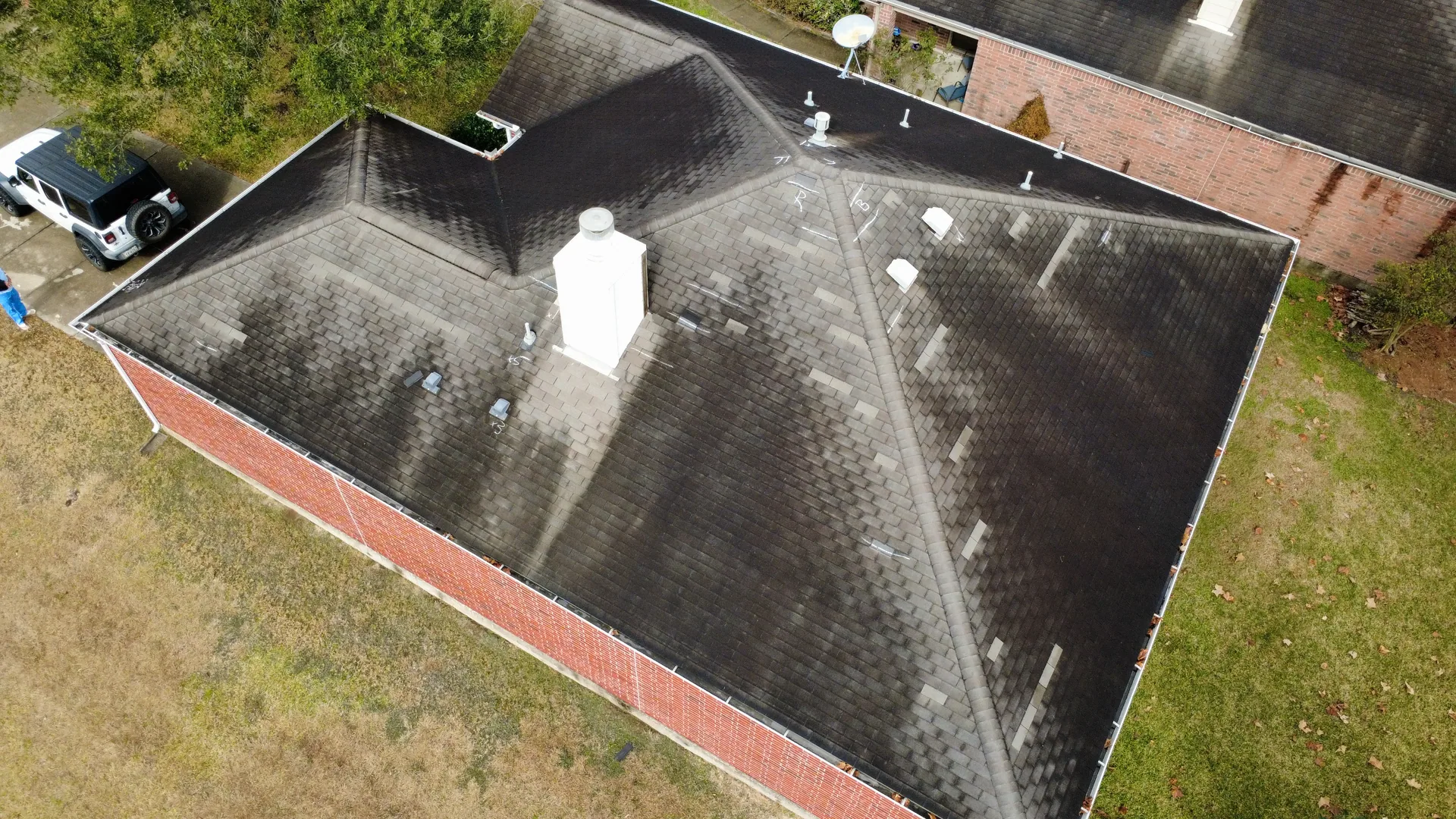 Aerial roof inspection algae streaks, Hutto, TX